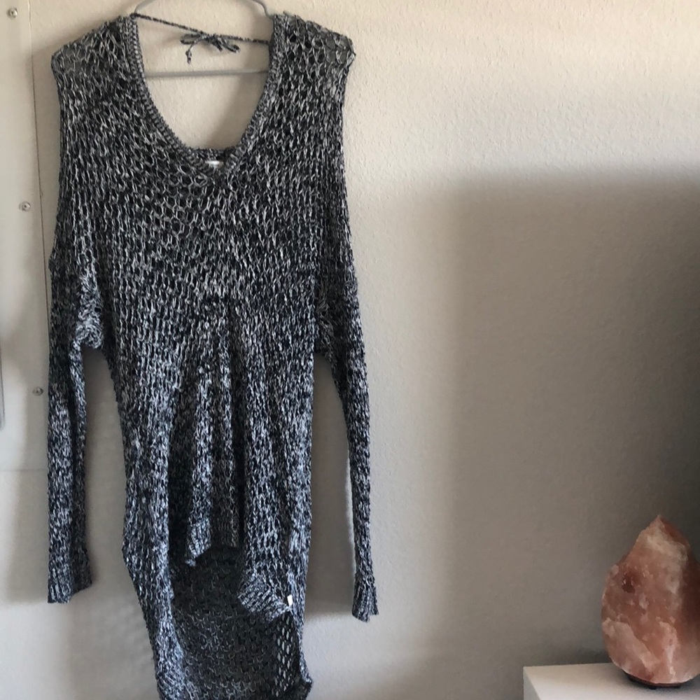 Back and white knitted hoodie